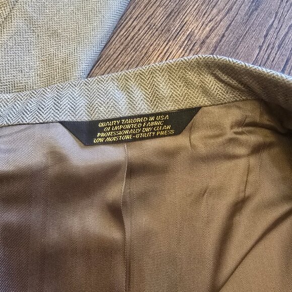 Men's LORD & TAYLOR METROPOLITAN Suit Coat Excellent Condition - Picture 7 of 16